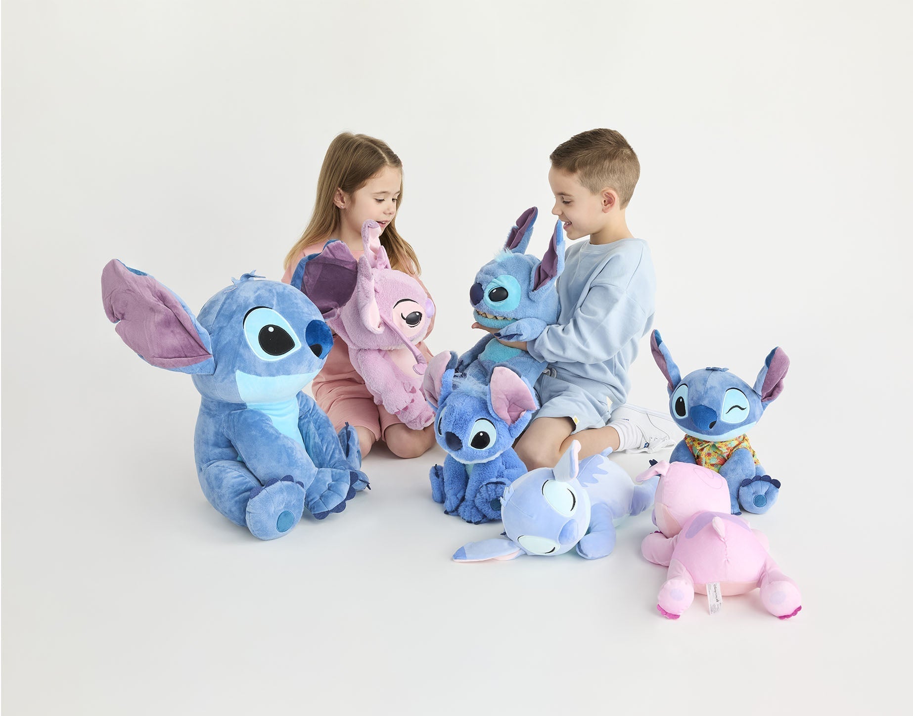 Magical Disney Moments: Cuddle, Play & Imagine! - Mastermind Toys