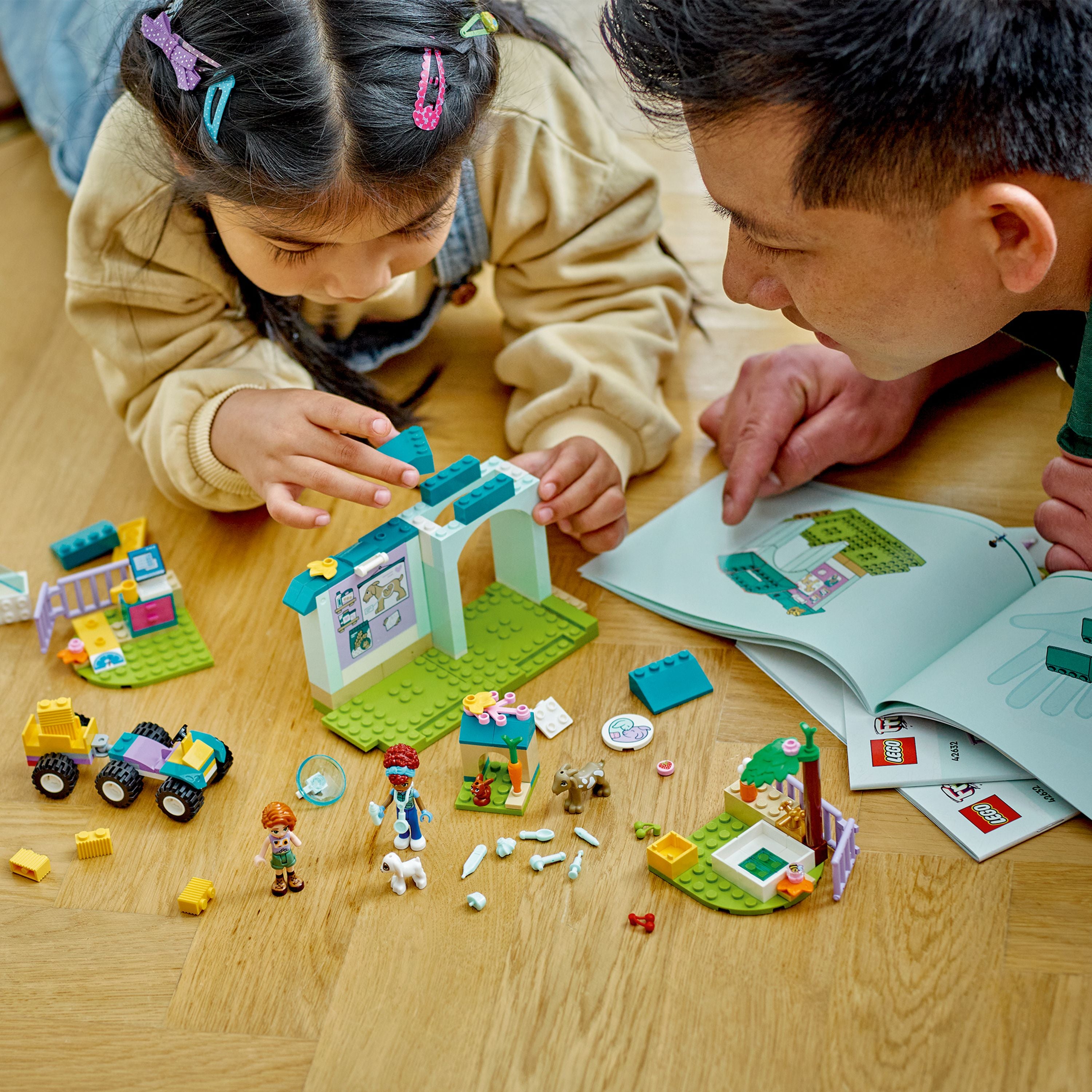 LEGO Friends Farm Animal Vet Clinic Pretend Play T