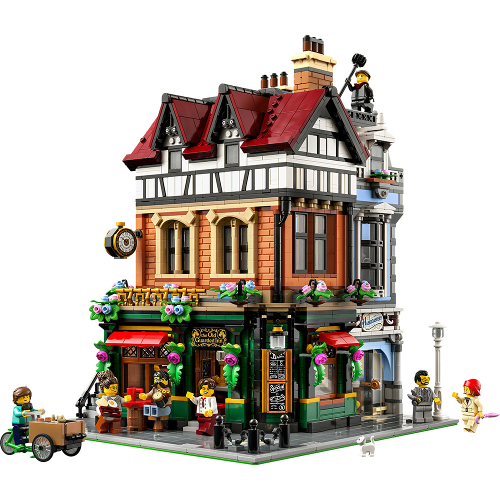 LEGO Icons Tudor Corner 10350