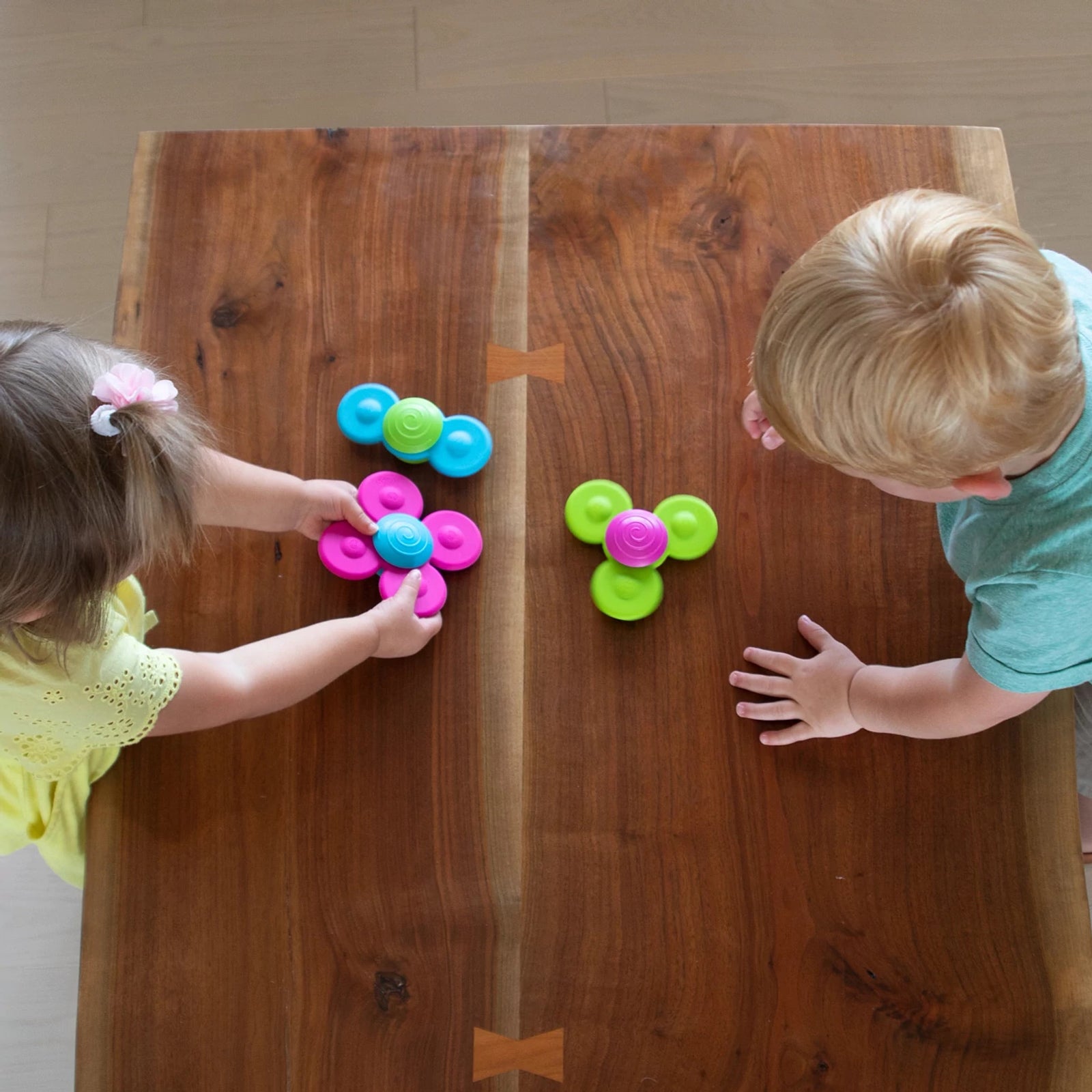 Fat Brain Whirly Squigz – Mastermind Toys