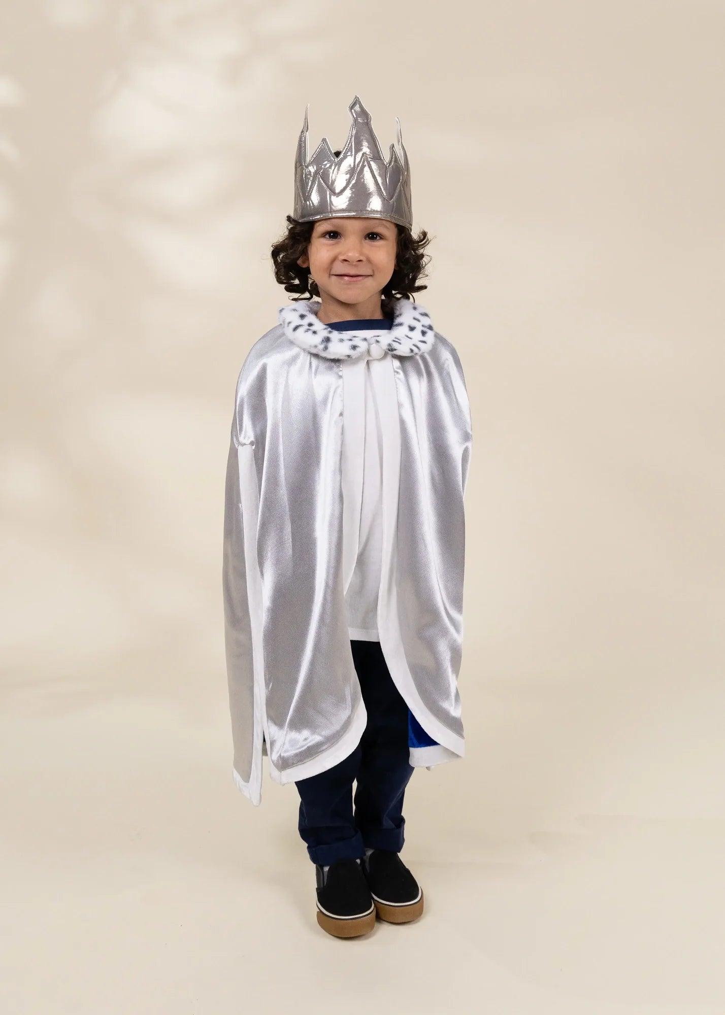 Coco Village King Cape with Crown