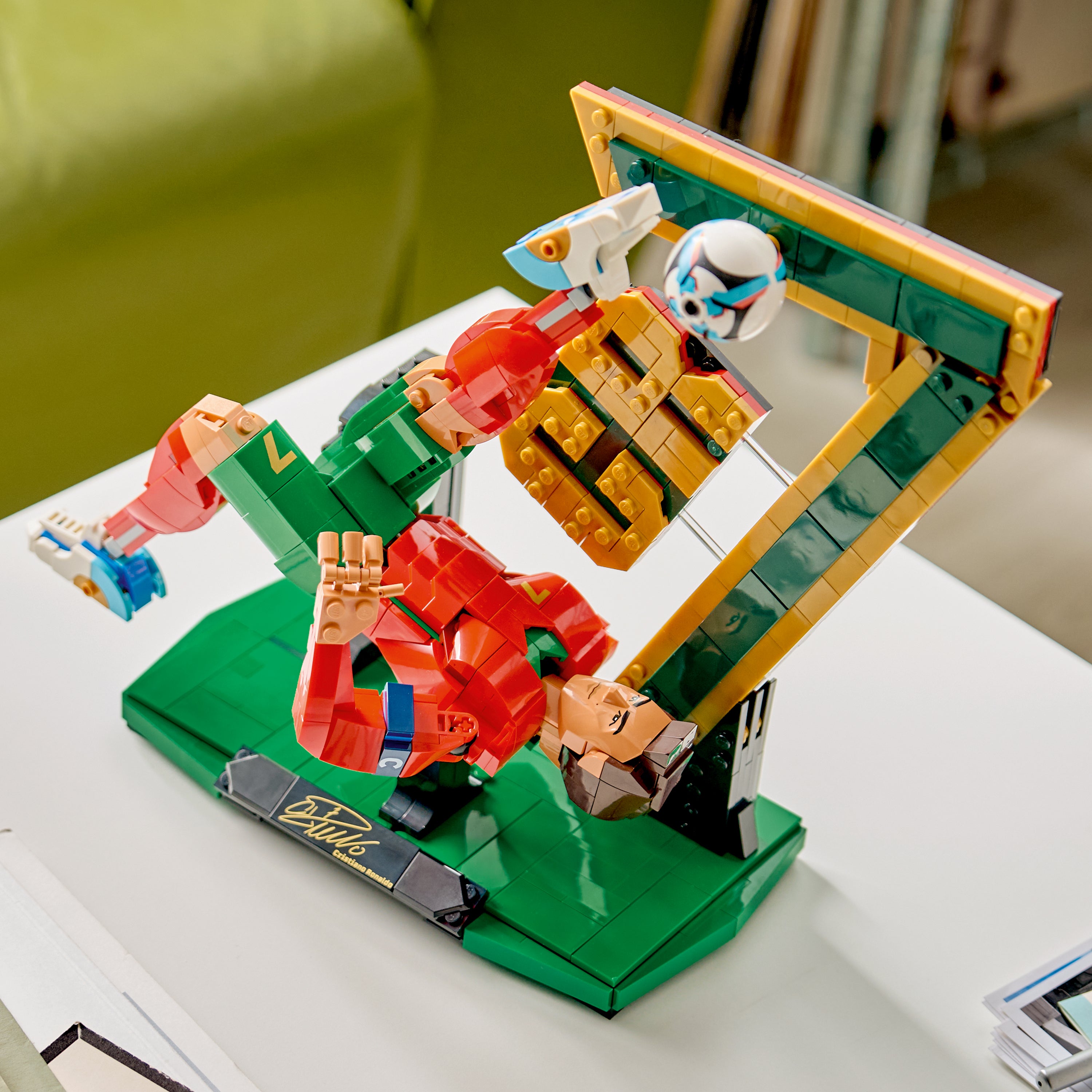 LEGO Editions Cristiano Ronaldo – Soccer Legend 43016