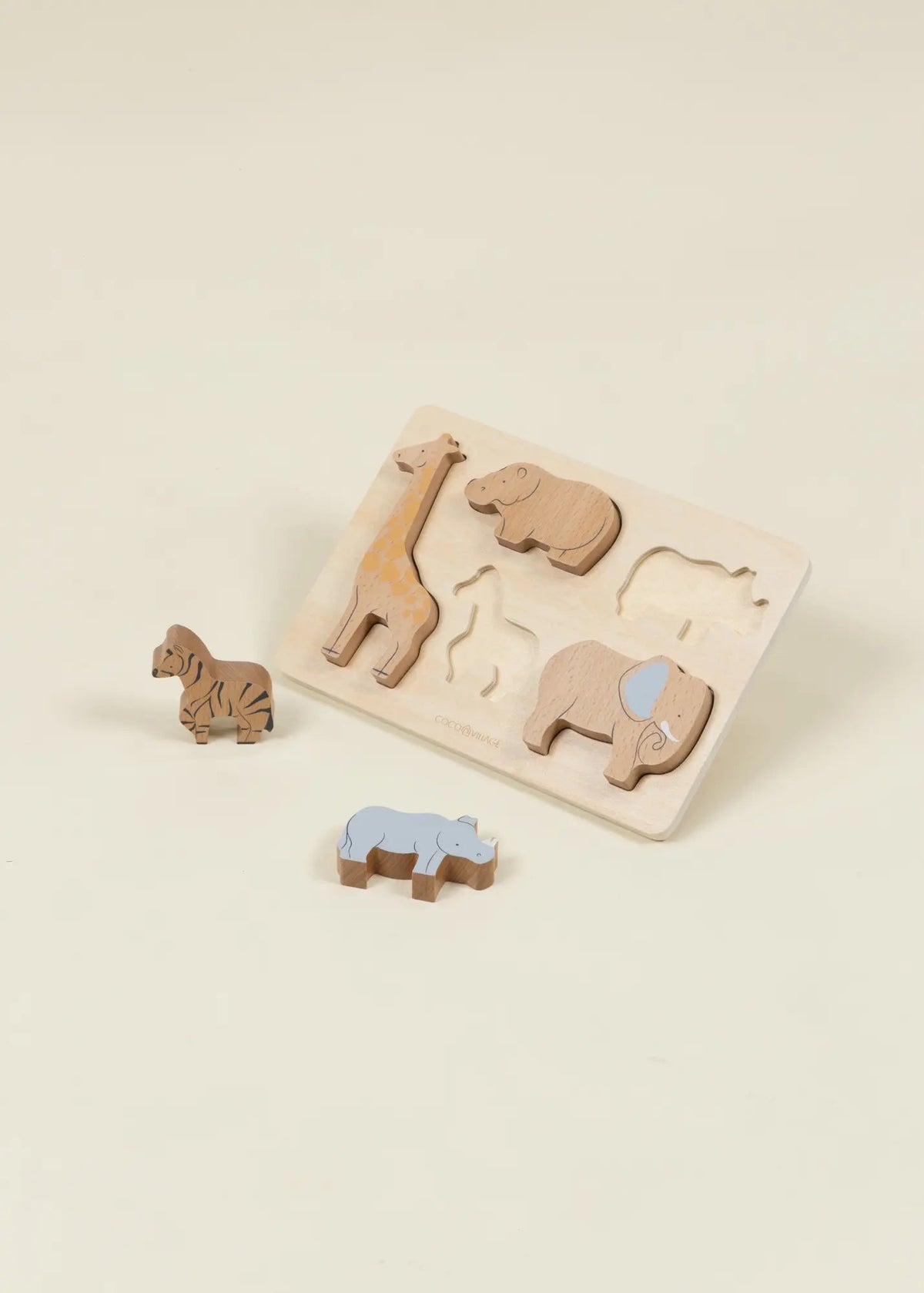 255940__Set_of_5_Savannah_Herbivores_on_Wooden_Plate