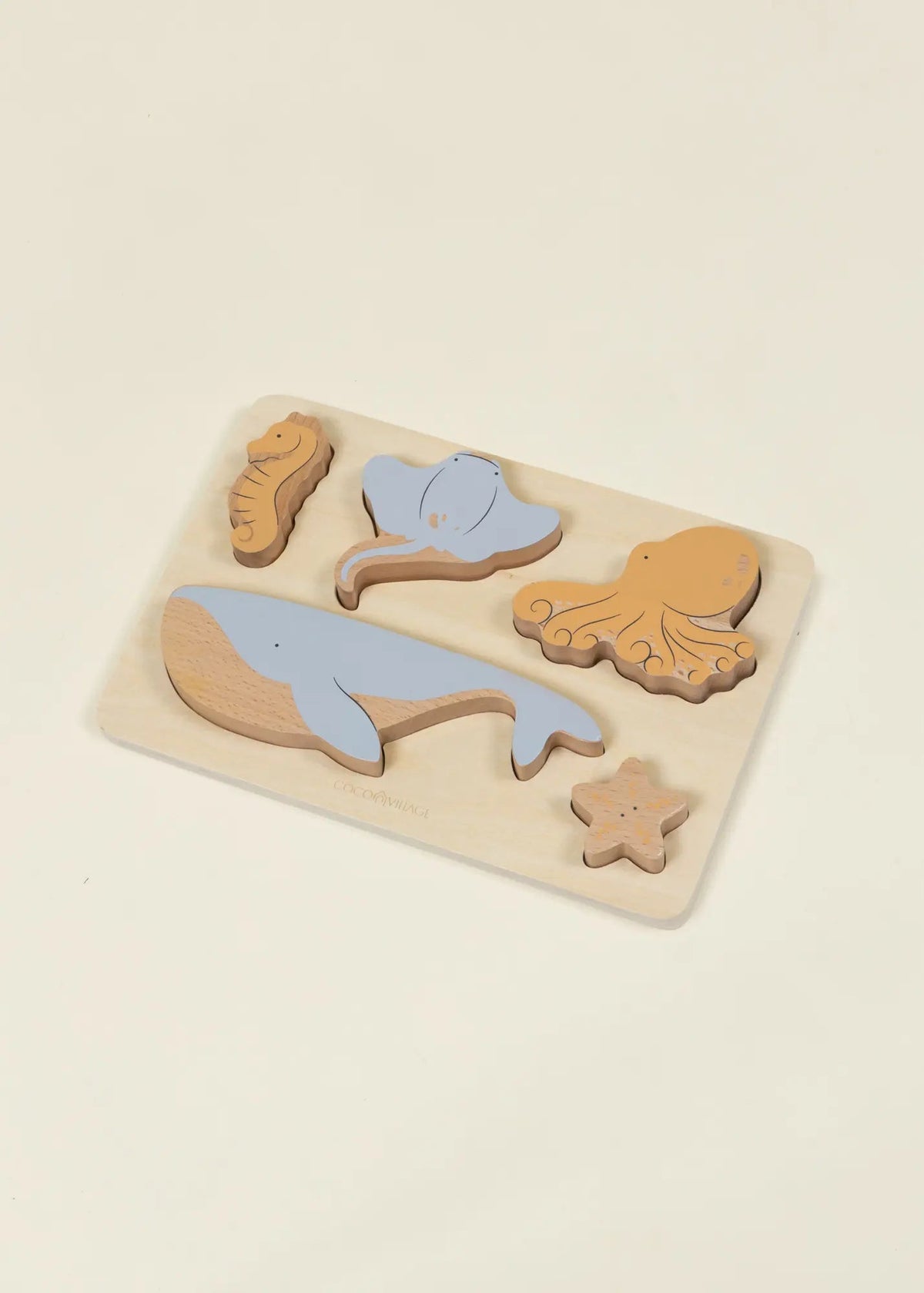 255942__04_Set_of_5_Sea_Animals_on_Wooden_Plate