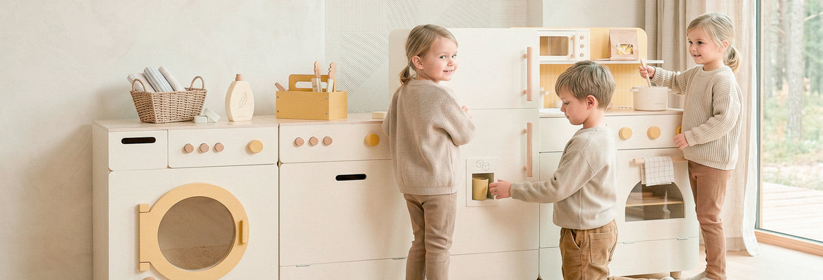 Dolls, Figures & Pretend Play