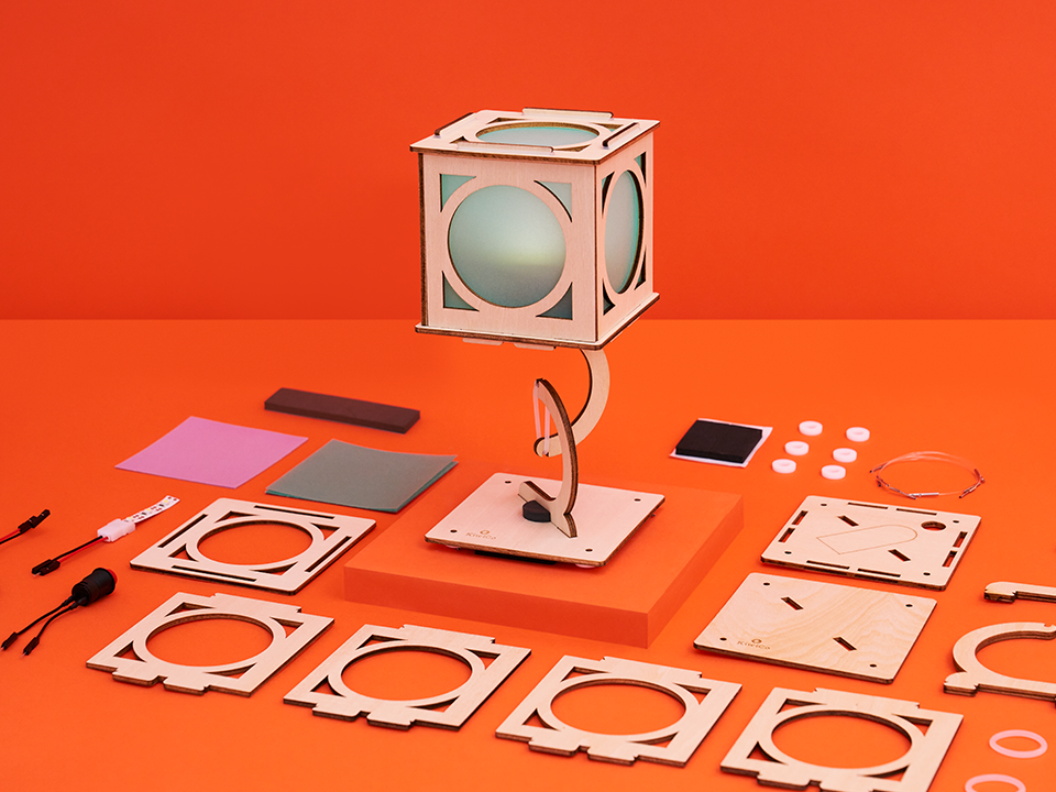 SLEV_Levitating_Lamp_color_seamless_1472_PDP