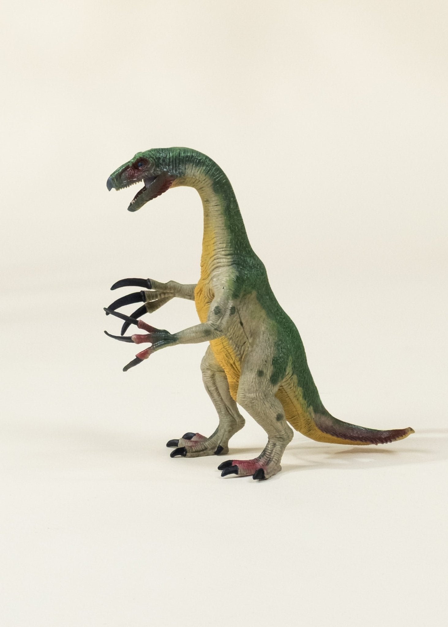 Coco Village Therizinosaurus Dinosaur in a Collectible Box - Mastermind Toys___246694