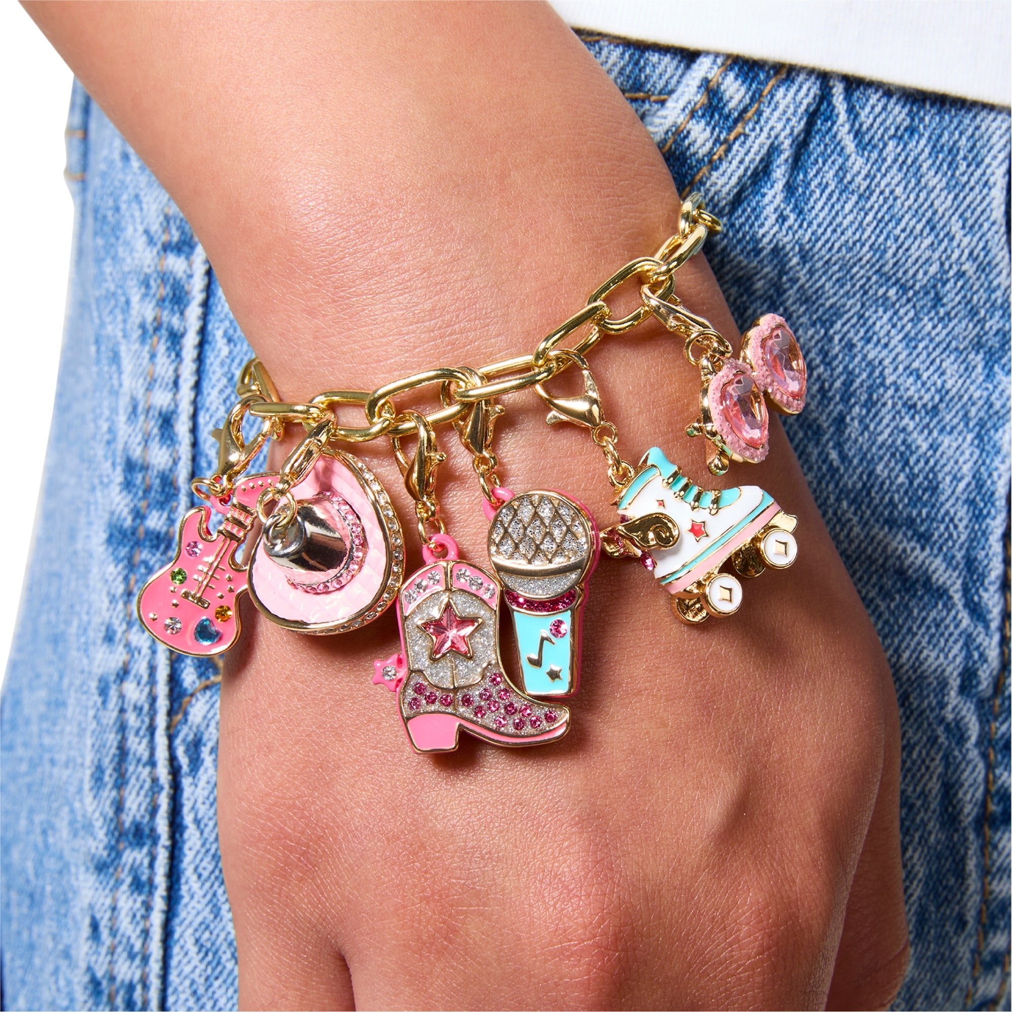 FAO Roller Skate Charm - Mastermind Toys___248587