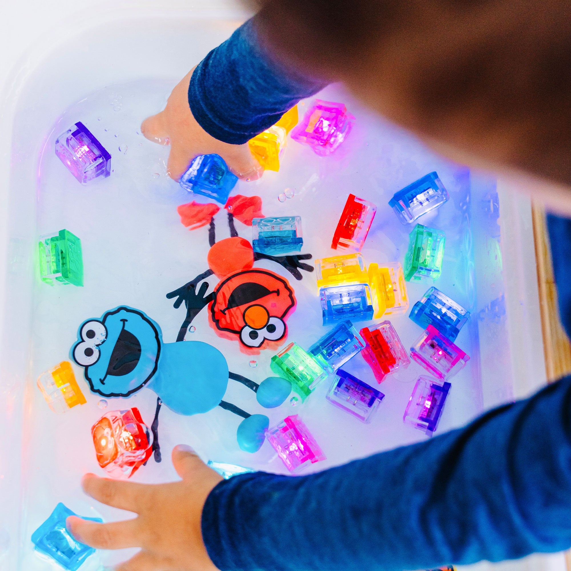 Glo Pals - Cookie Monster ENGLISH ONLY - Mastermind Toys___255573