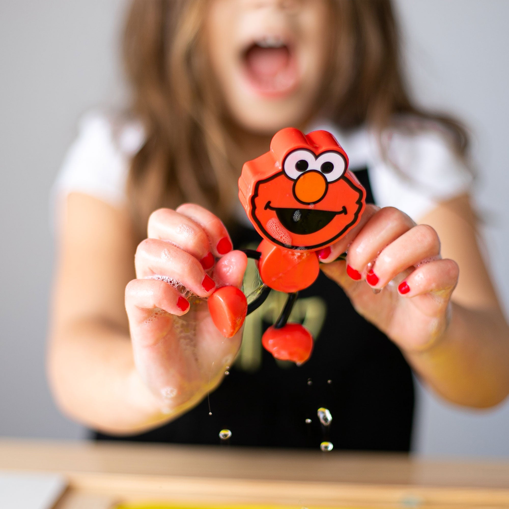 Glo Pals - Elmo ENGLISH ONLY - Mastermind Toys___255574