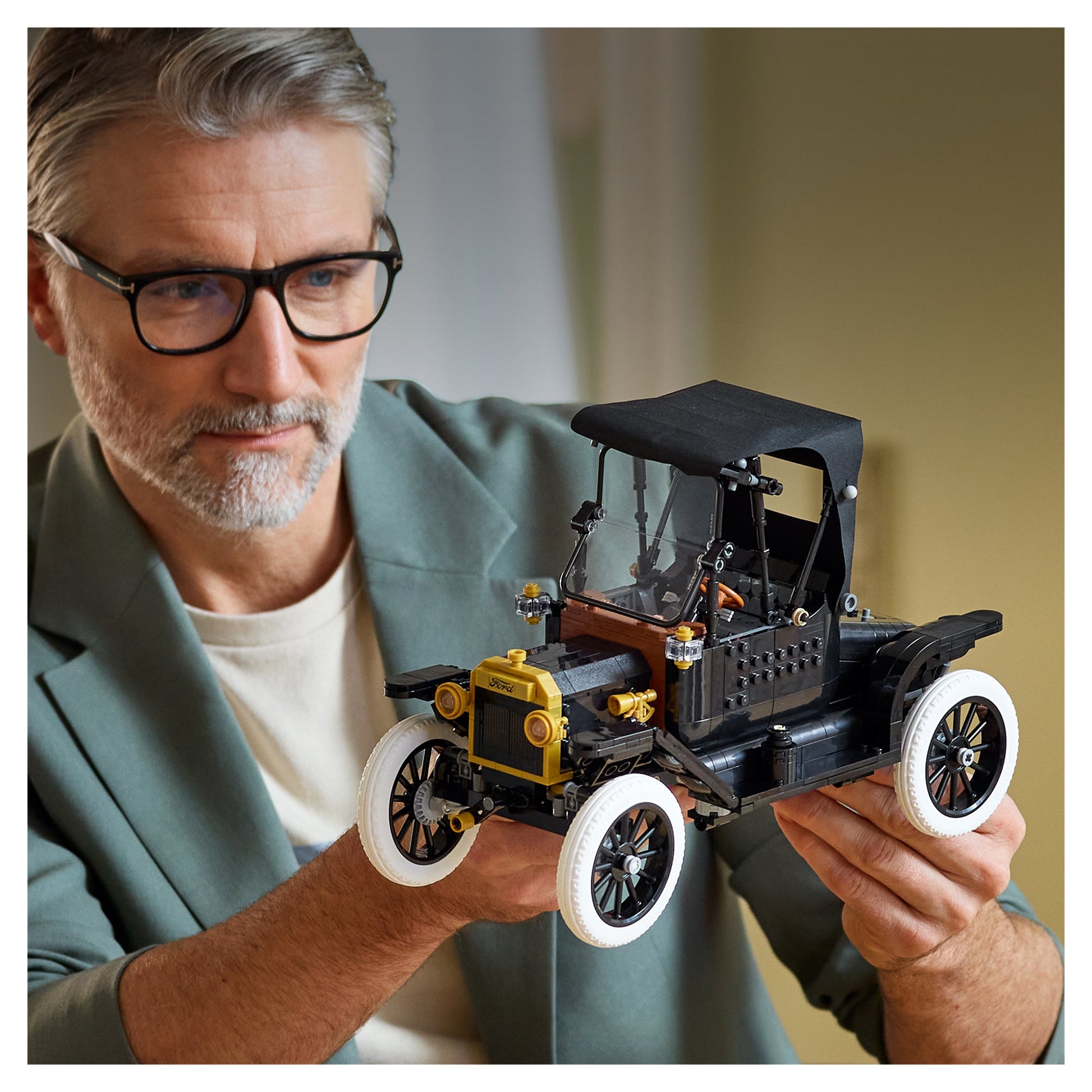 LEGO Icons Ford Model T Building Set 11376 - Mastermind Toys___249610