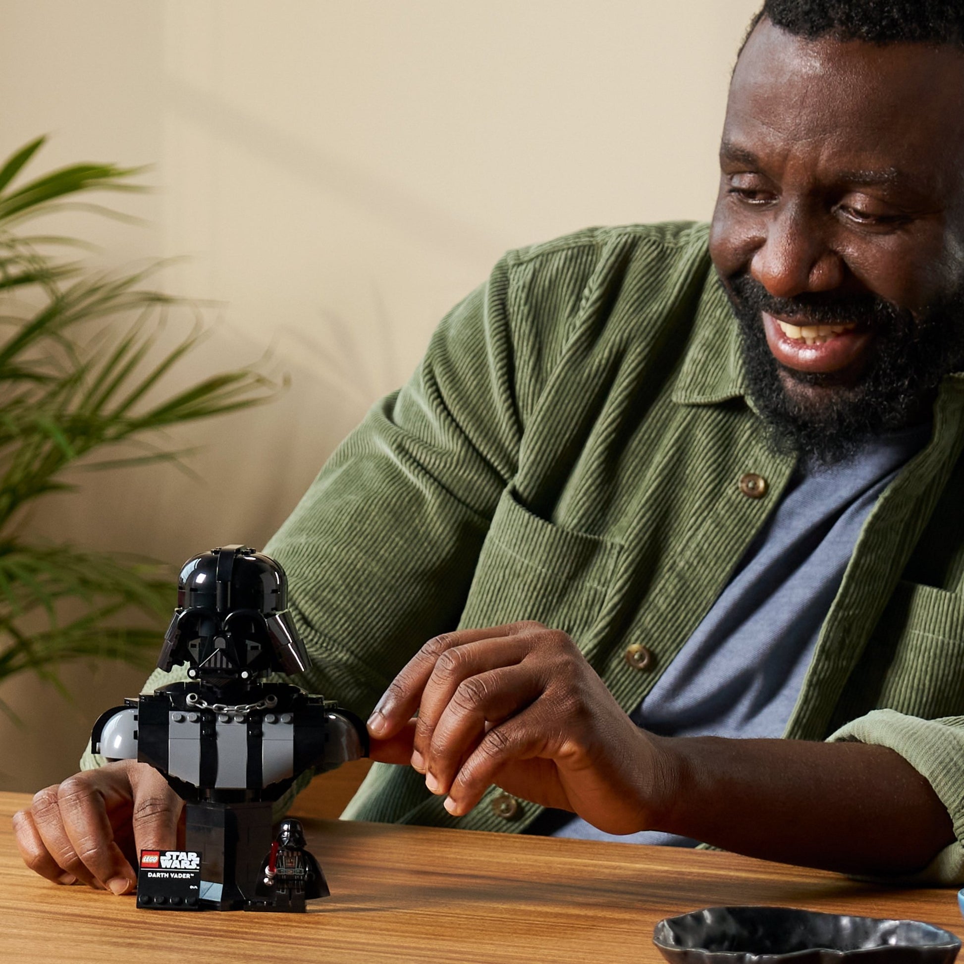 LEGO Star Wars Darth Vader Bust 75439 - Mastermind Toys___253745