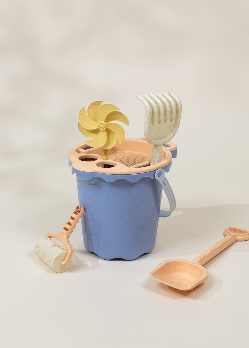 Oversized 6 - Piece Wheat Straw Sand Toy Set – Bucket & Accessories - Mastermind Toys___249992