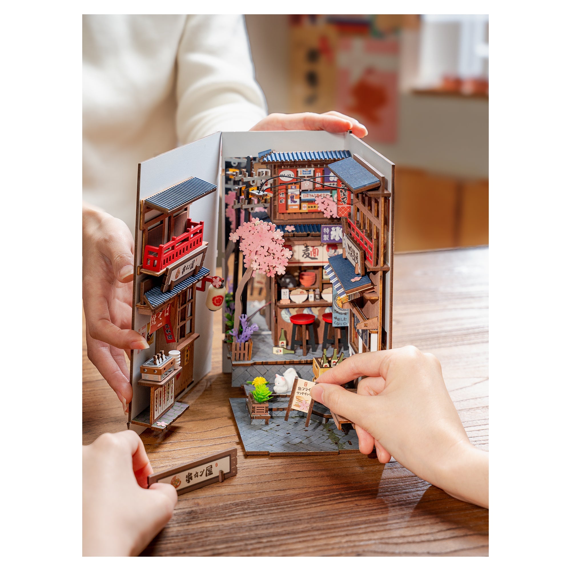 Sakura Wine Alley - Mastermind Toys___248355