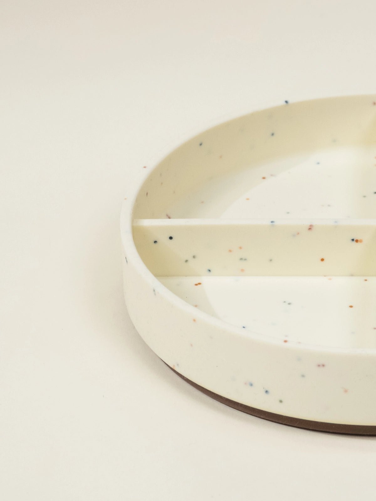 Silicone Baby Suction Divided Plate – Pottery Collection - Mastermind Toys___249902
