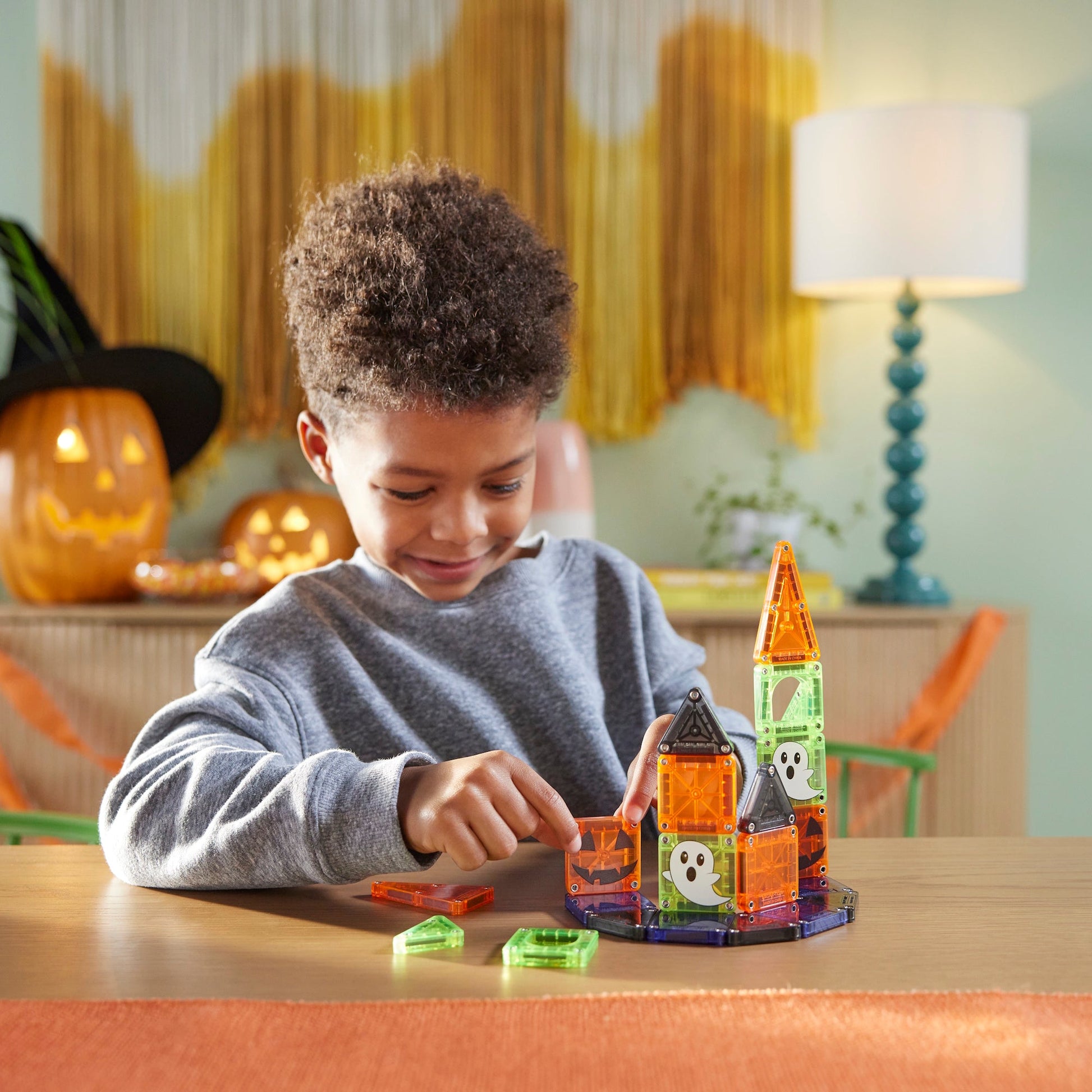 The Original MAGNA-TILES® microMAGS Spooky Travel Set 24-Piece - Mastermind Toys___256024