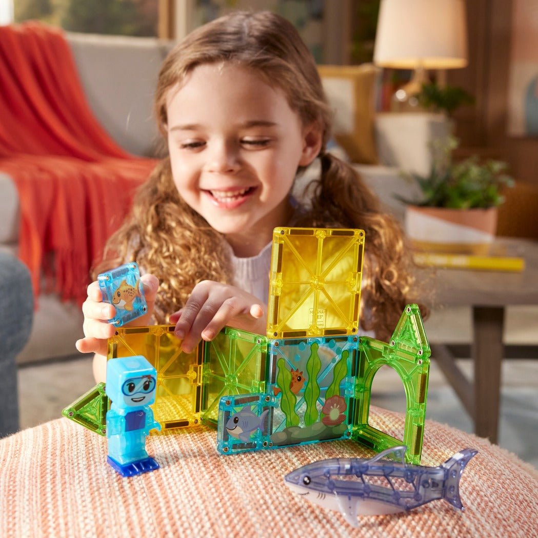 The Original MAGNA-TILES® Shark Dive 13-Piece - Mastermind Toys___256018